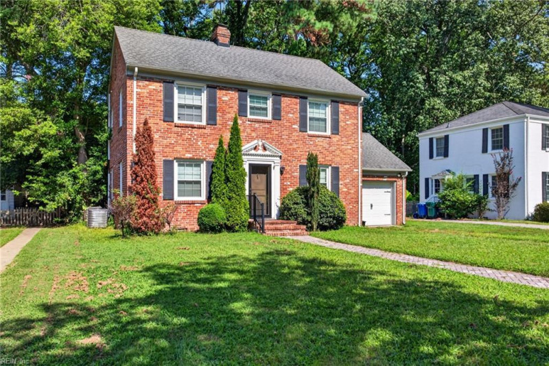 Photo 3 of 39 residential for sale in Newport News virginia