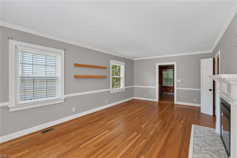 Photo 6 of 39 residential for sale in Newport News virginia