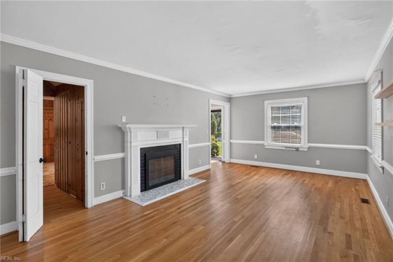 Photo 8 of 39 residential for sale in Newport News virginia