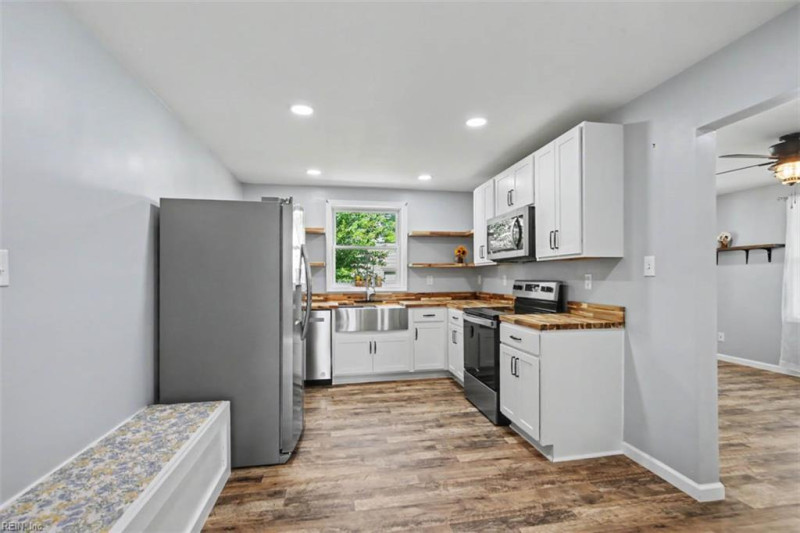 Photo 13 of 40 residential for sale in Hopewell City virginia