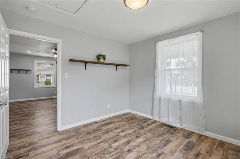Photo 28 of 40 residential for sale in Hopewell City virginia