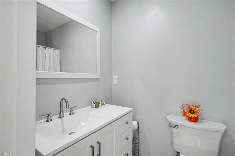 Photo 29 of 40 residential for sale in Hopewell City virginia