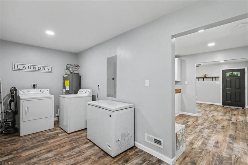 Photo 33 of 40 residential for sale in Hopewell City virginia