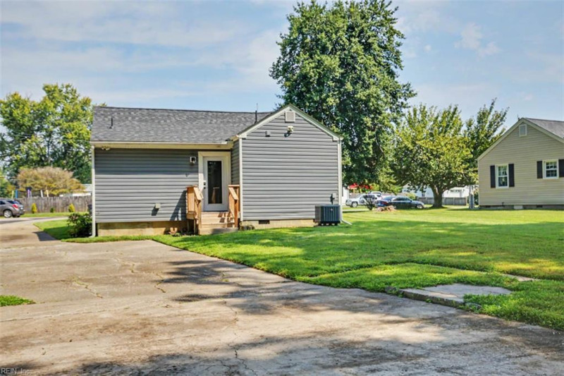 Photo 35 of 40 residential for sale in Hopewell City virginia