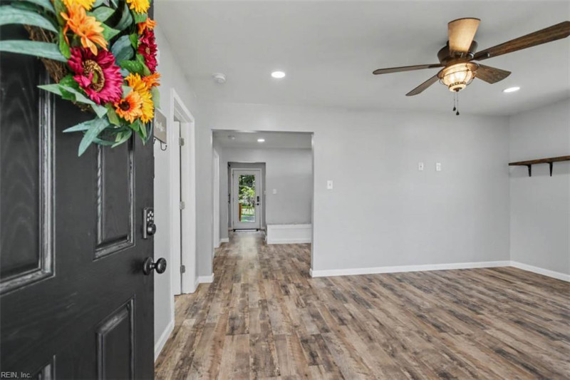 Photo 6 of 40 residential for sale in Hopewell City virginia