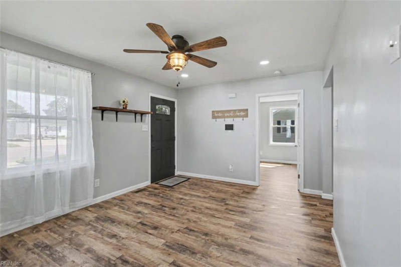 Photo 9 of 40 residential for sale in Hopewell City virginia