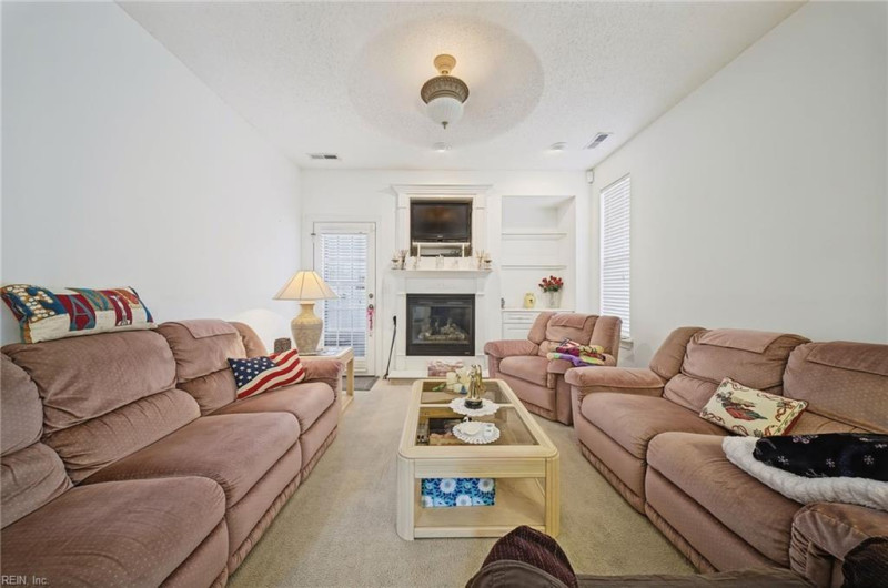 Photo 10 of 39 residential for sale in Virginia Beach virginia