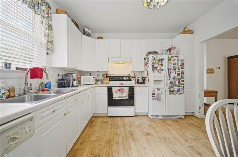 Photo 15 of 39 residential for sale in Virginia Beach virginia