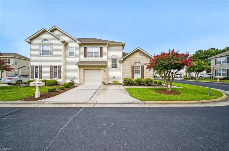 Photo 3 of 39 residential for sale in Virginia Beach virginia