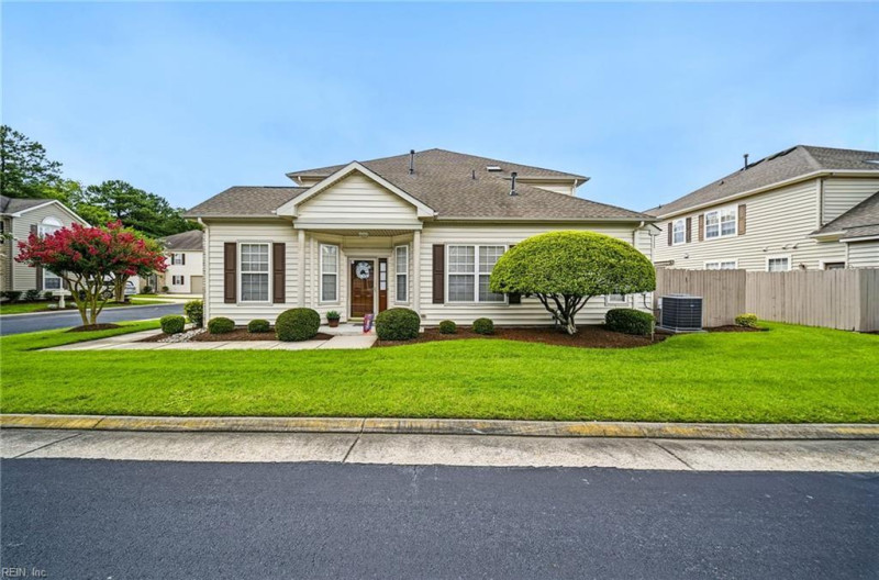 Photo 5 of 39 residential for sale in Virginia Beach virginia