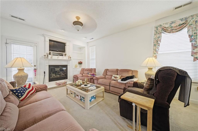 Photo 9 of 39 residential for sale in Virginia Beach virginia