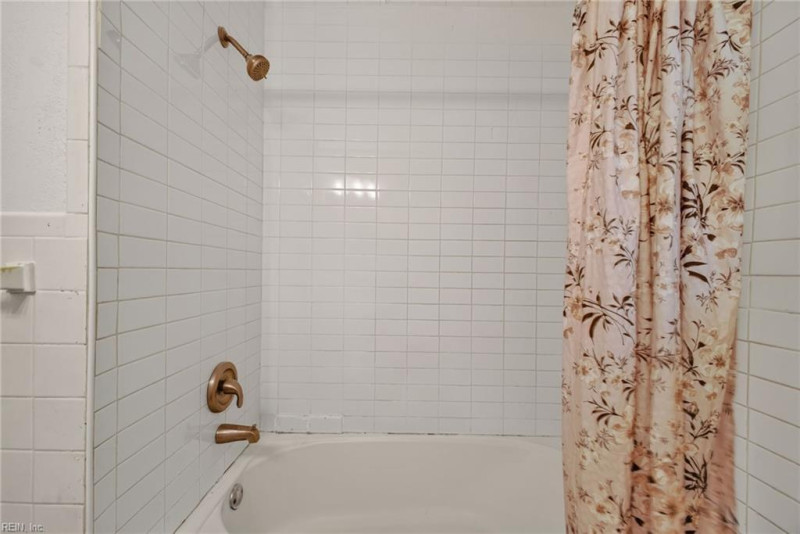 Photo 13 of 26 residential for sale in Chesapeake virginia Photo 13 of 26 residential for sale in Chesapeake virginia
