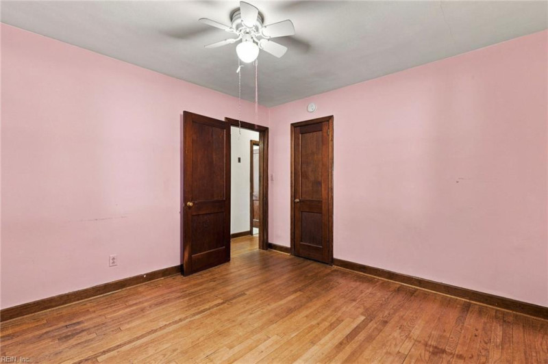 Photo 14 of 27 residential for sale in Norfolk virginia