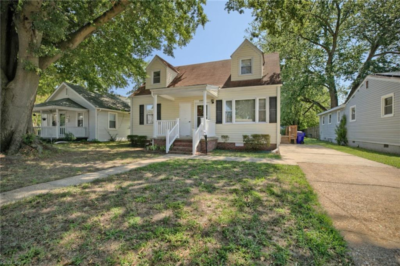 Photo 2 of 27 residential for sale in Norfolk virginia