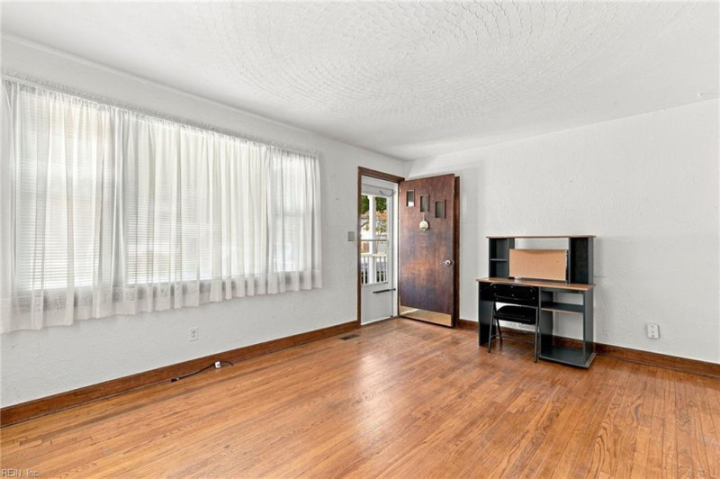 Photo 3 of 27 residential for sale in Norfolk virginia