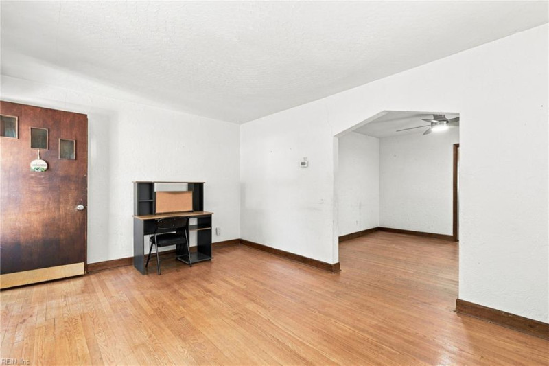 Photo 4 of 27 residential for sale in Norfolk virginia
