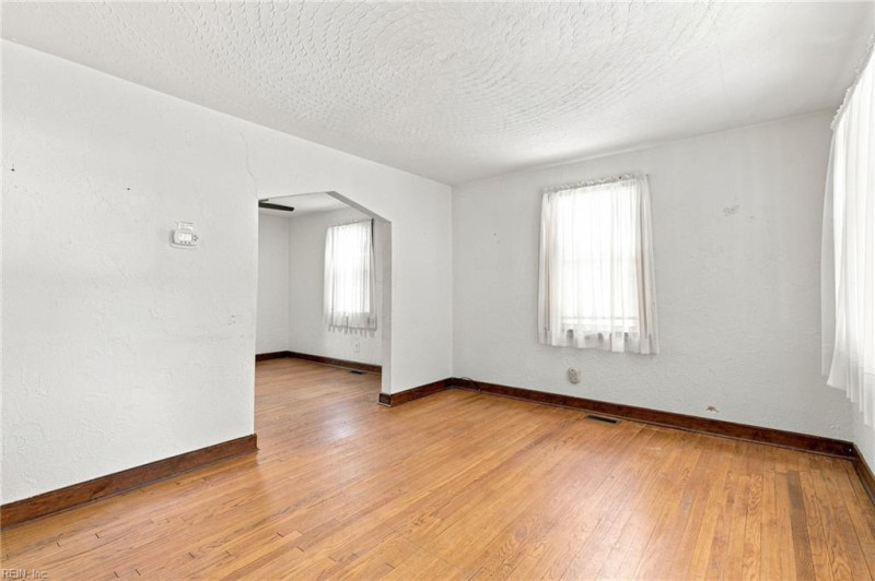 Photo 5 of 27 residential for sale in Norfolk virginia
