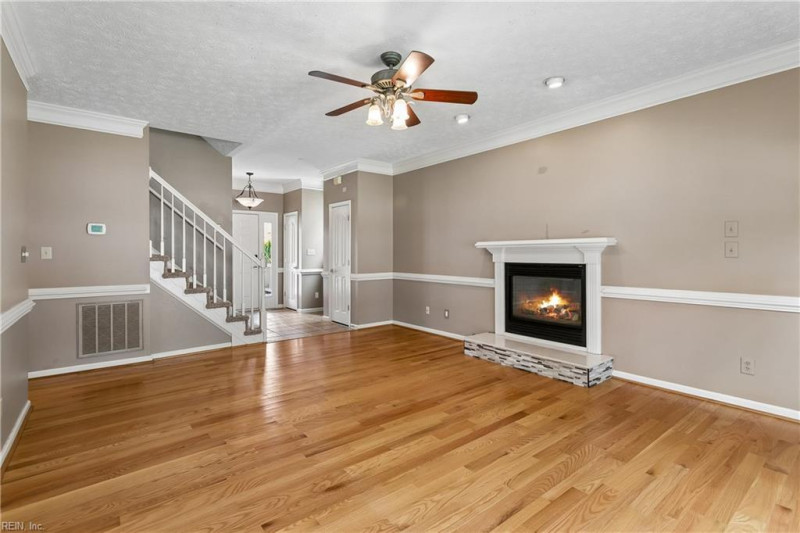 Photo 10 of 50 residential for sale in York County virginia