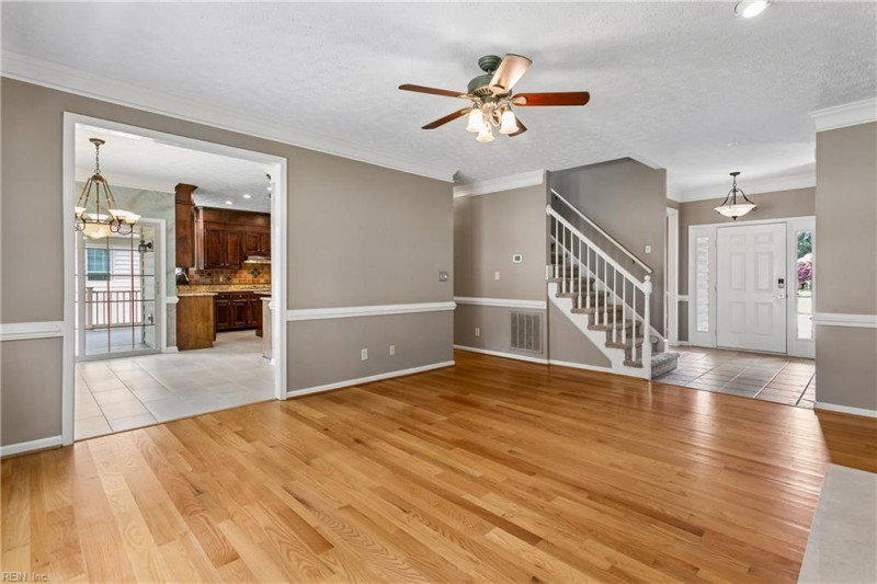 Photo 13 of 50 residential for sale in York County virginia