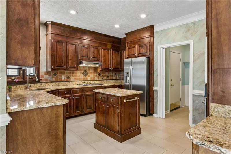 Photo 16 of 50 residential for sale in York County virginia
