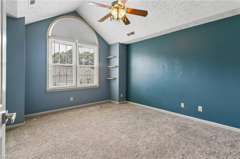 Photo 34 of 50 residential for sale in York County virginia