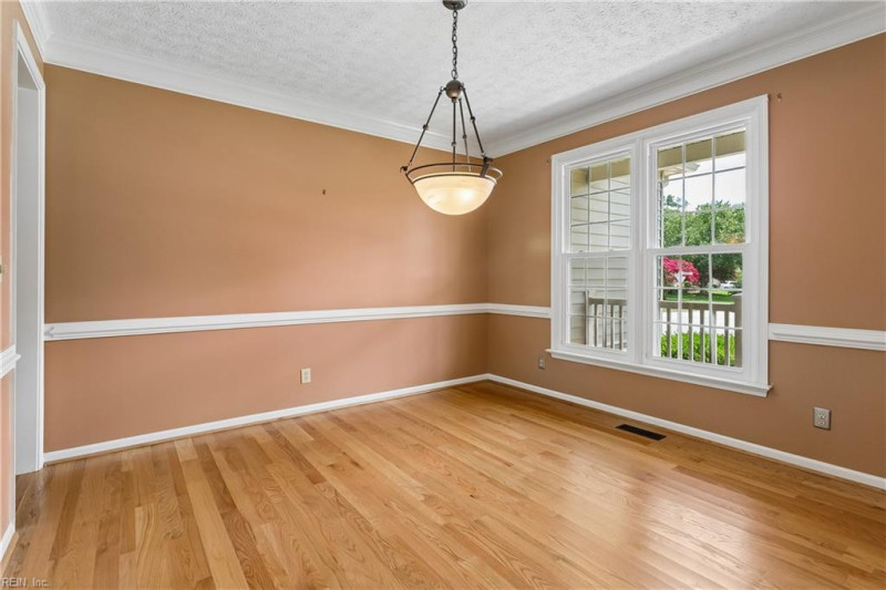 Photo 8 of 50 residential for sale in York County virginia