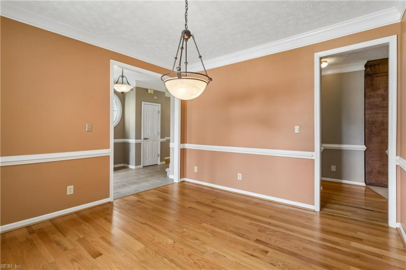 Photo 9 of 50 residential for sale in York County virginia