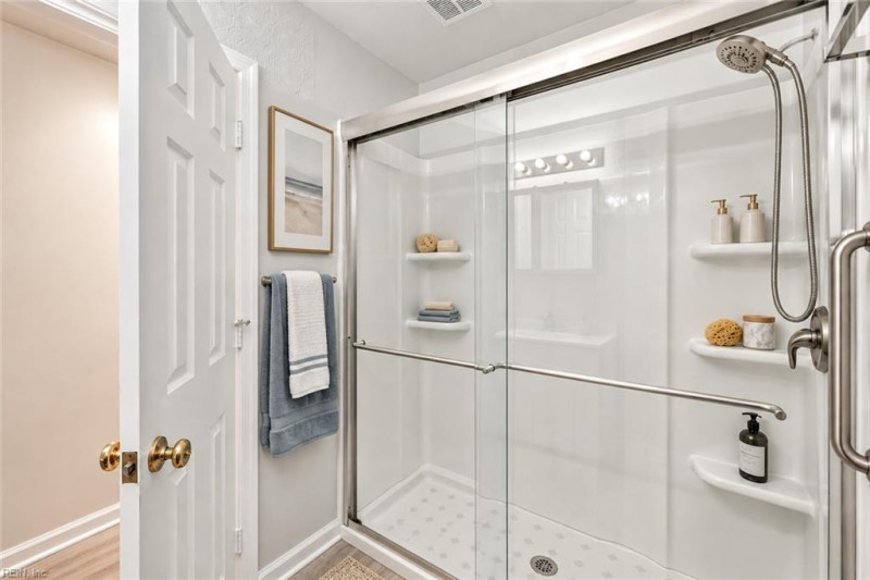 Photo 14 of 24 residential for sale in Portsmouth virginia