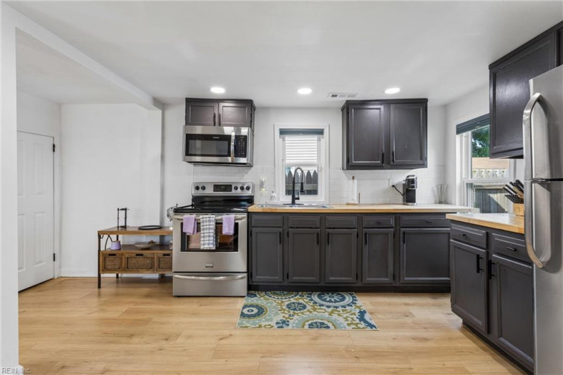 Photo 10 of 30 residential for sale in Norfolk virginia