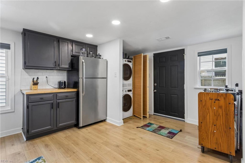 Photo 11 of 30 residential for sale in Norfolk virginia