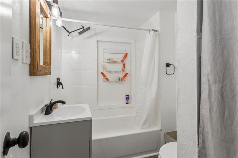 Photo 23 of 30 residential for sale in Norfolk virginia