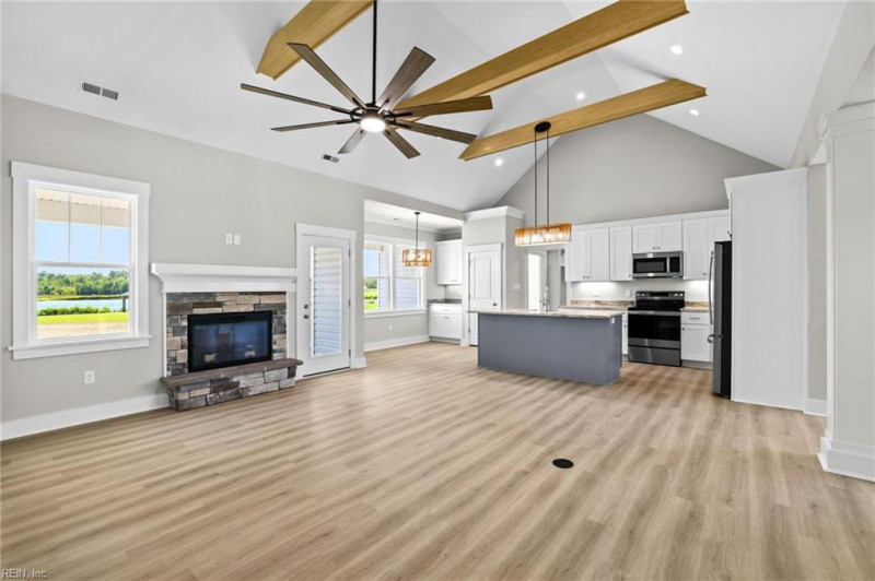 Photo 8 of 44 residential for sale in Currituck County virginia