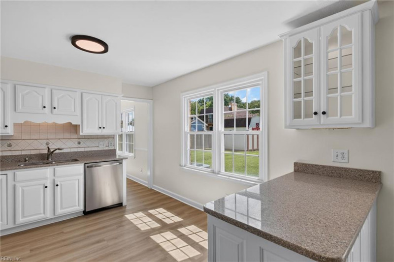 Photo 25 of 50 residential for sale in Virginia Beach virginia