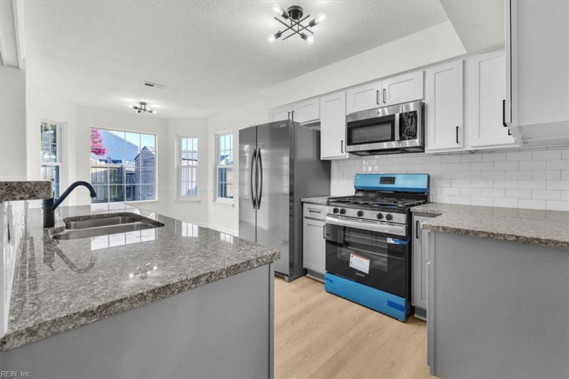 Photo 12 of 40 residential for sale in Virginia Beach virginia