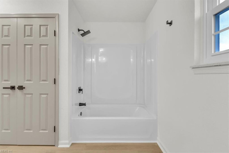Photo 25 of 40 residential for sale in Virginia Beach virginia