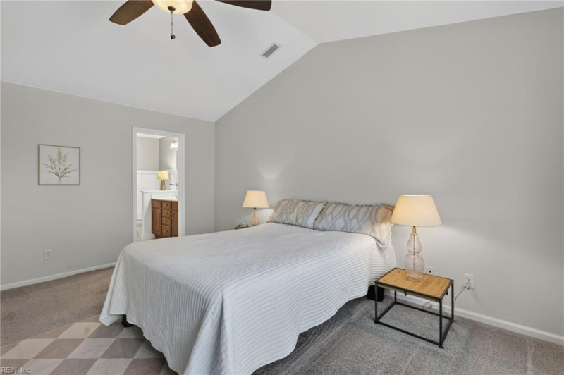 Photo 12 of 32 residential for sale in Chesapeake virginia