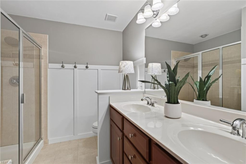 Photo 14 of 32 residential for sale in Chesapeake virginia