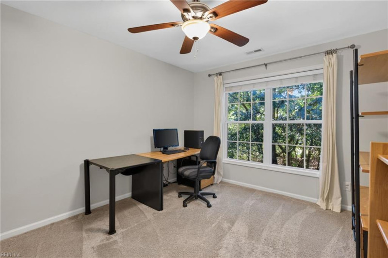 Photo 17 of 32 residential for sale in Chesapeake virginia