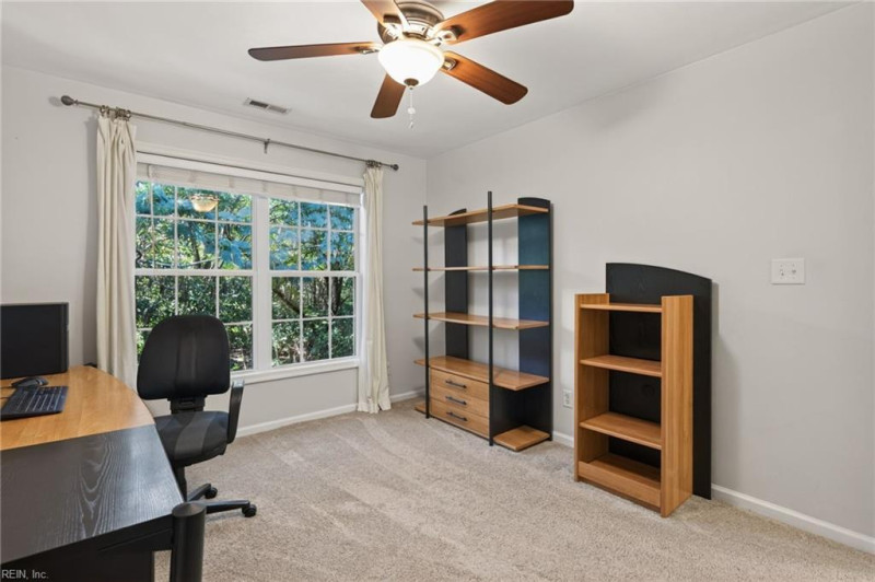 Photo 18 of 32 residential for sale in Chesapeake virginia