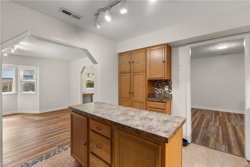 Photo 11 of 50 residential for sale in Virginia Beach virginia