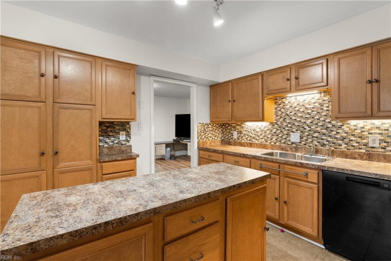 Photo 12 of 50 residential for sale in Virginia Beach virginia