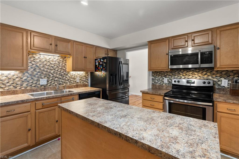 Photo 17 of 50 residential for sale in Virginia Beach virginia