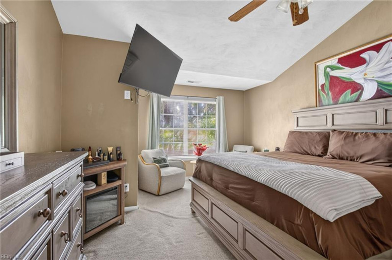 Photo 11 of 26 residential for sale in Suffolk virginia