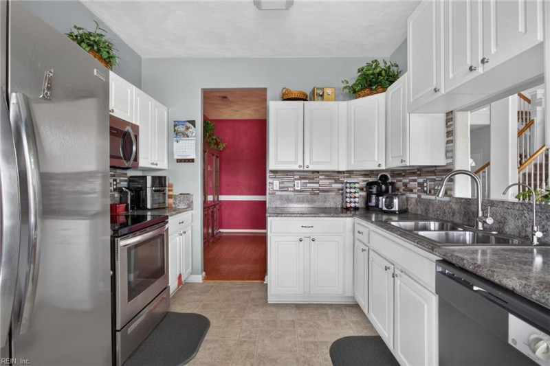 Photo 5 of 26 residential for sale in Suffolk virginia