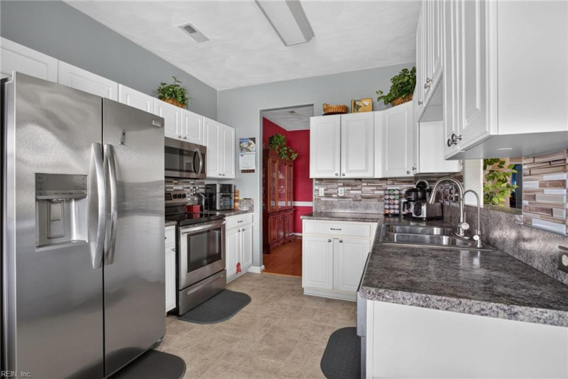 Photo 6 of 26 residential for sale in Suffolk virginia