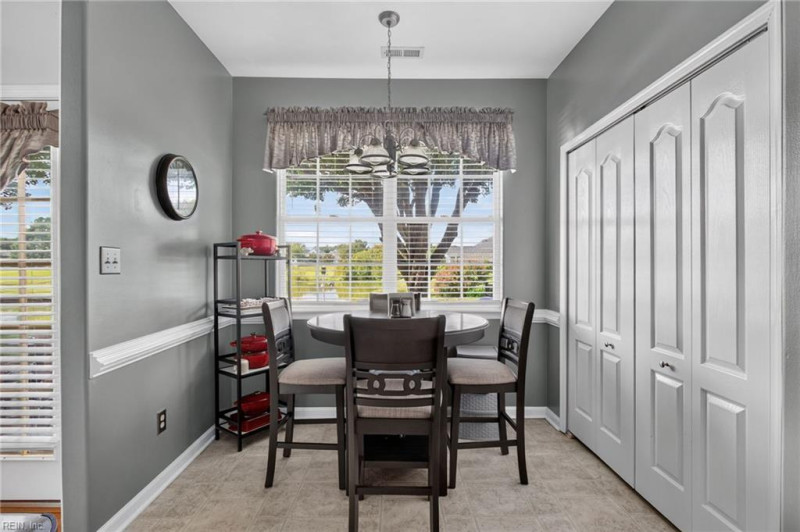 Photo 7 of 26 residential for sale in Suffolk virginia
