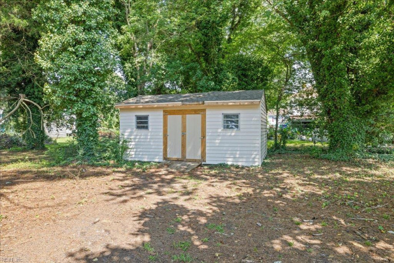 Photo 40 of 44 residential for sale in Accomack County virginia