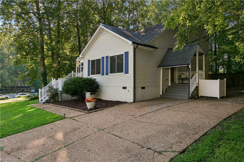 Photo 2 of 41 residential for sale in York County virginia