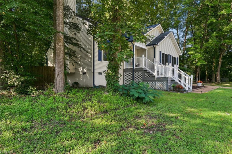 Photo 4 of 41 residential for sale in York County virginia