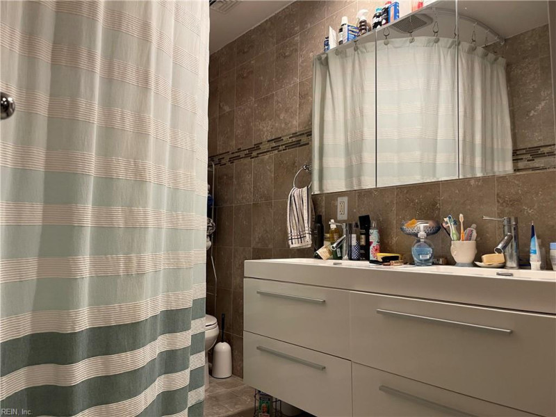 Photo 9 of 11 residential for sale in Virginia Beach virginia